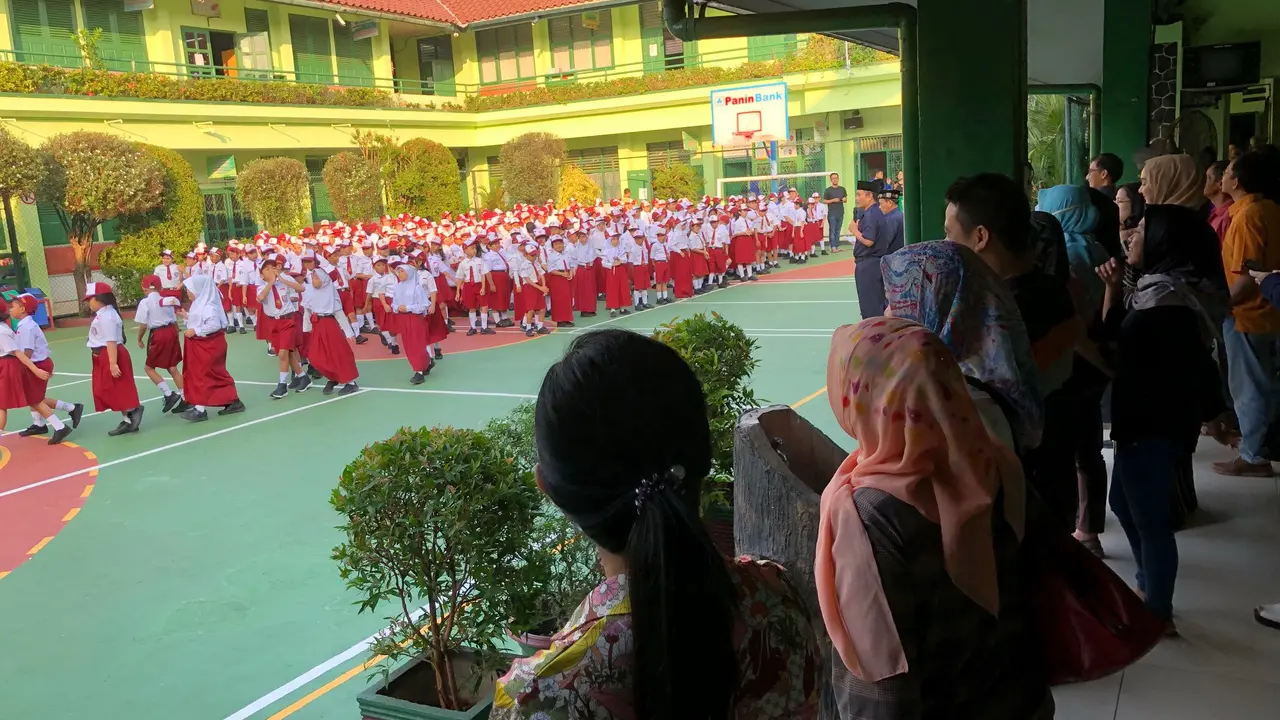 Hari Pertama Masuk Sekolah