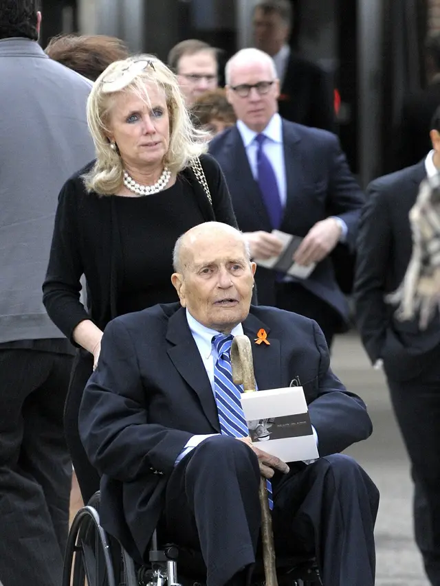 Mendiang John Dingell, anggota terlama dari Kongres AS di kursi roda. (AP)