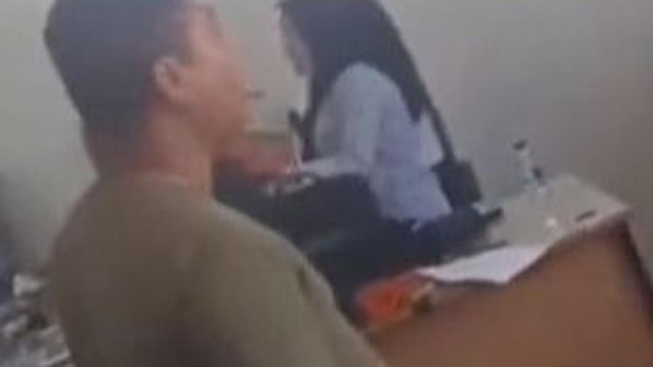 VIDEO: Aksi Koboi Bos Pabrik Ngamuk Tembakkan Pistol Ngaku Diberi Kapolda