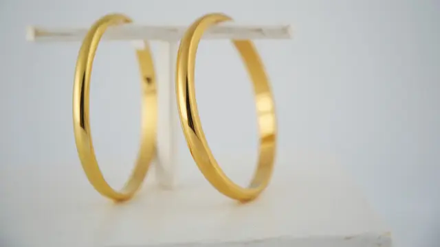 Perbandingan Gelang Emas 5 Mayam dan 5 Gram/Ilustrasi oleh AI