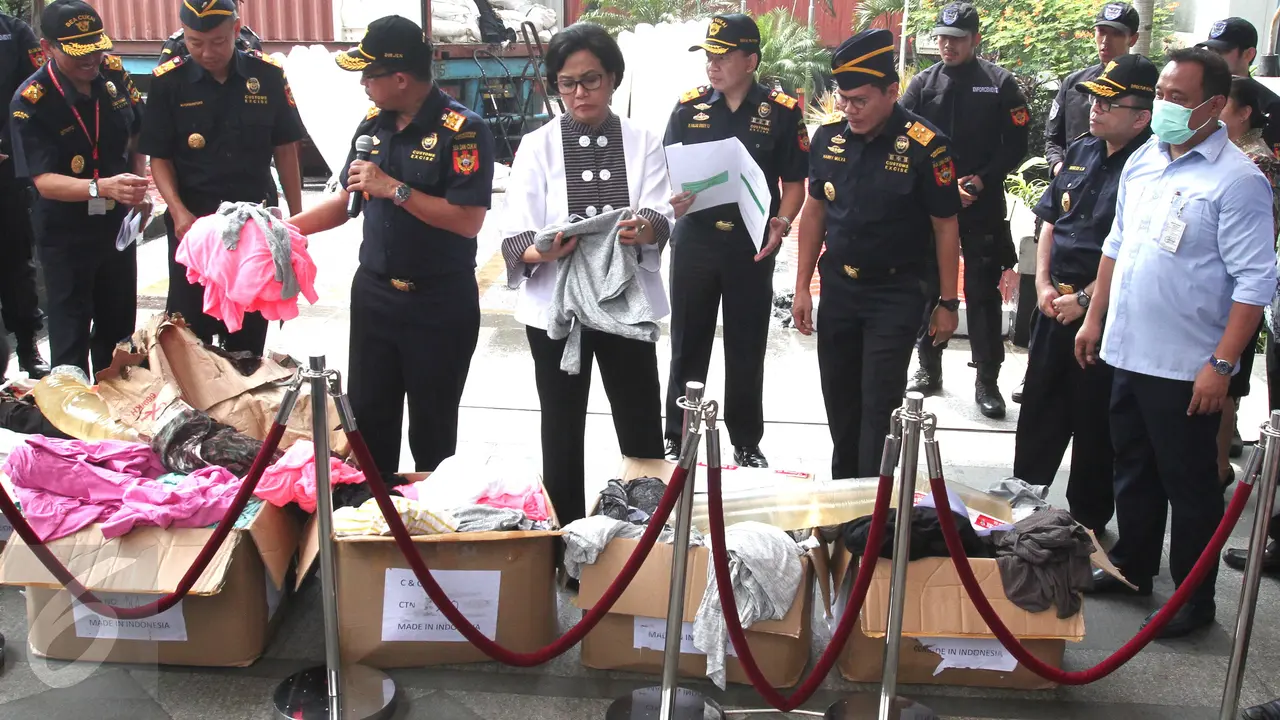 20170503-Sri Mulyani Ungkap Penyelundupan Tekstil Ilegal-Jakarta