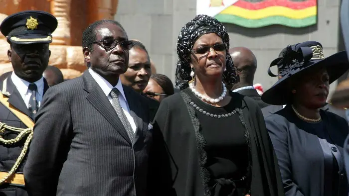 Robert dan Grace Mugabe (AFP)