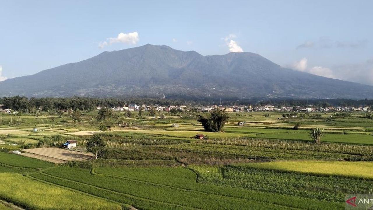 Gunung Marapi di Sumatera Barat Erupsi 22 Detik, Warga Diimbau Waspada