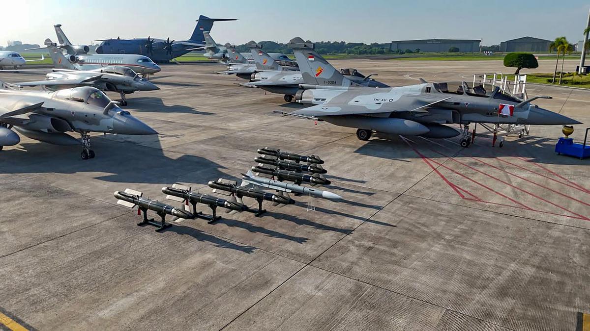FOTO: Penampakan Pesawat Rafale Falcon 8X dan Airbus A400M di Lanud  Halim
