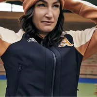 adidas Indonesia merilis VRCT dan Patch Hasil Kolaborasi dengan Ilustrator EMTE