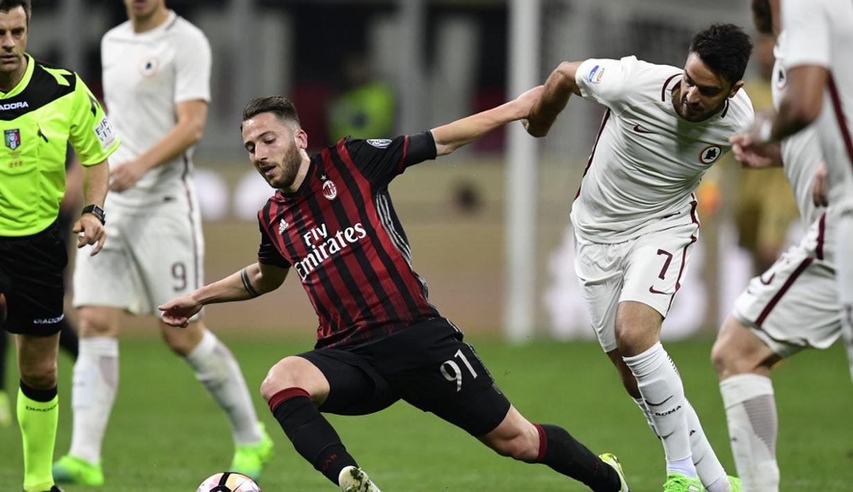 Musim lalu Bertolacci sempat dipinjamkan ke Genoa dan tampil baik. Namun sekembalinya ke AC Milan, pemain 28 tahun tersebut gagal bersaing dengan nama seperti Bakayoko dan Franck Kessie. (AFP/Miguel Medina)