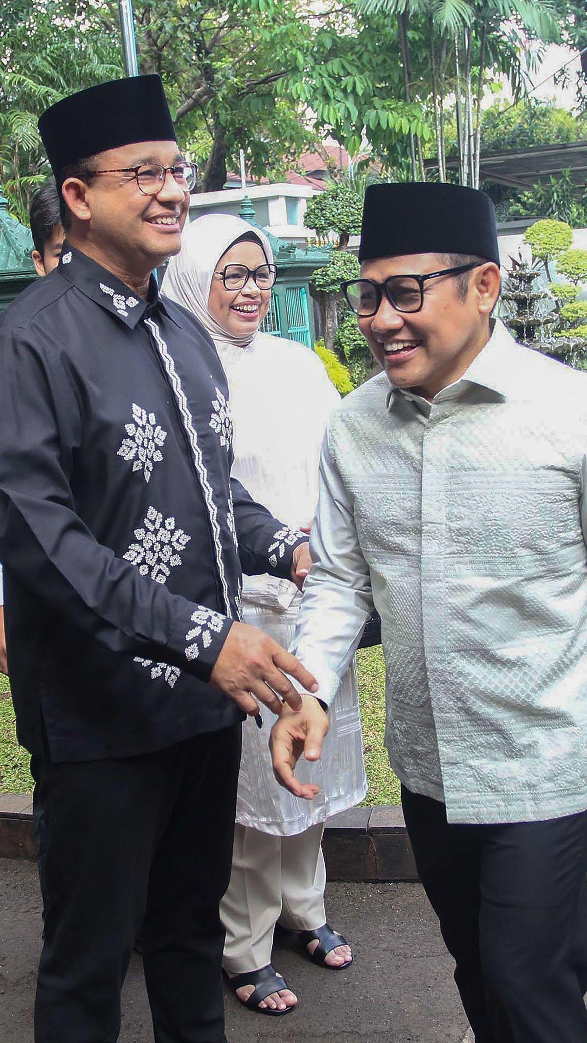 Kedatangan Anies sekeluarga ini mendapatkan sambutan hangat dari Cak Imin.&nbsp;Foto: Merdeka.com/Arie Basuki