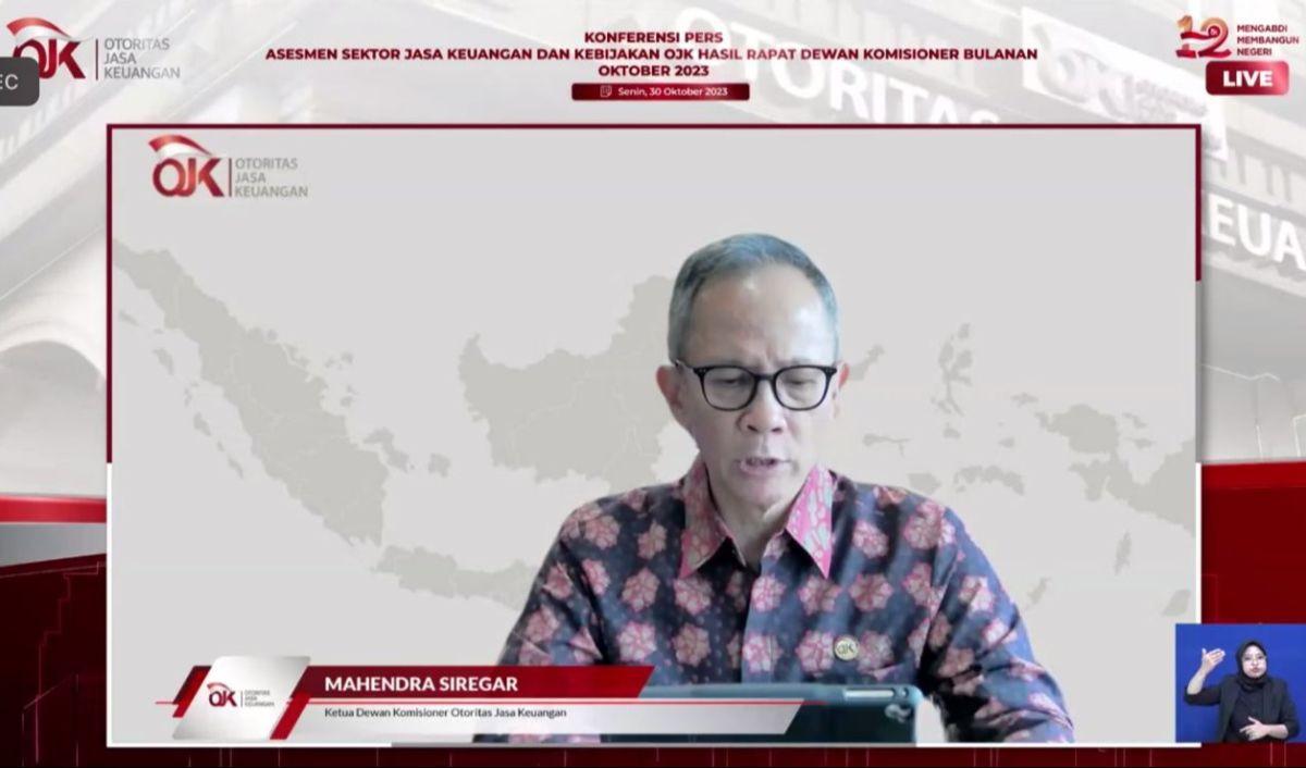 "Sejalan dengan meningkatnya ekspektasi suku bunga dari higher for longer itu dan juga peningkatan pasokan obligasi Amerika Serikat untuk membiayai defisit di Amerika Serikat,"&nbsp;<br>