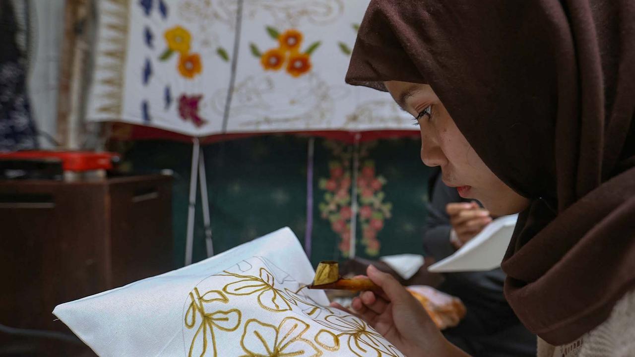 FOTO: Rumah Batik Palbatu, Menjaga Warisan Batik Betawi dari Jantung Jakarta