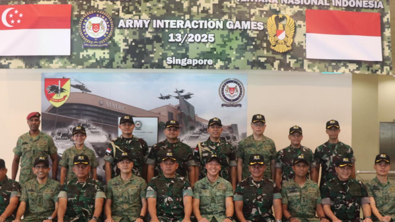Kasad Maruli Simanjuntak Terima Medali Kehormatan dari Singapura