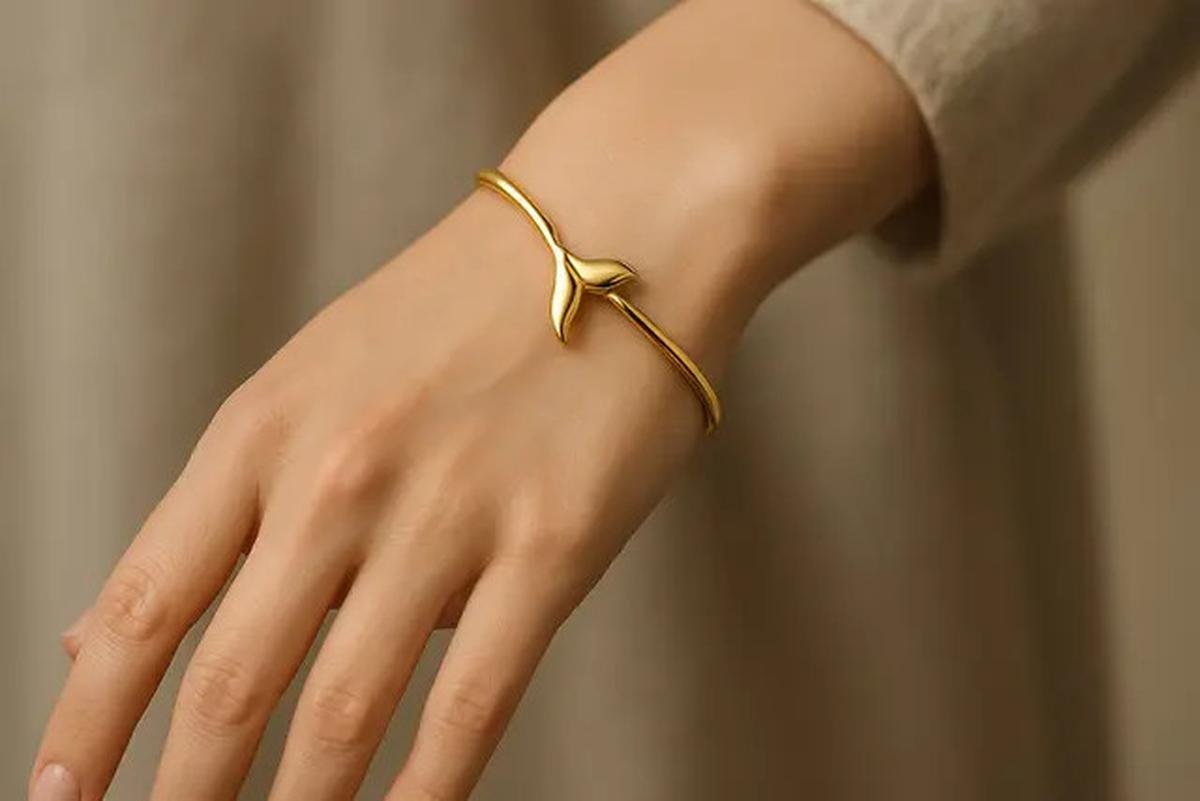 7 Model Gelang Emas Ekor Duyung untuk Ibu Muda, Tampil Elegan dan Stylish