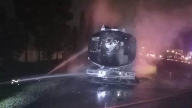Truk Tangki Terbakar