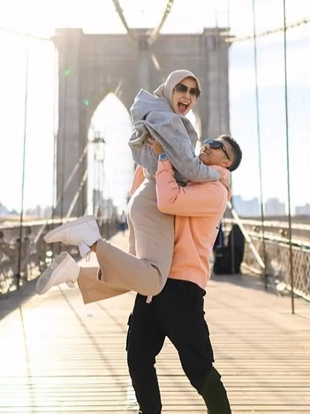 Soraya Larasati bersama suami (Instagram/sorayalarasat1)