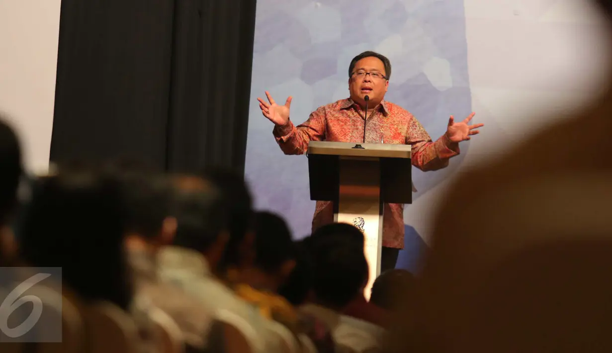  Menkeu menuturkan kebijakan pengampunan pajak (tax amnesty) merupakan suatu jawaban guna menahan situasi perekonomian Indonesia dari gejolak pasar yang saat ini terjadi di pasar global, Jakarta, (26/7). (Liputan6.com/Angga Yuniar)