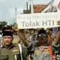 Short Desc  Massa GP Ansor gelar aksi unjuk rasa membubarkan HTI. Sementara, Anies Baswedan hadiri konser dangdut di Indosiar (Liputan 6 SCTV)