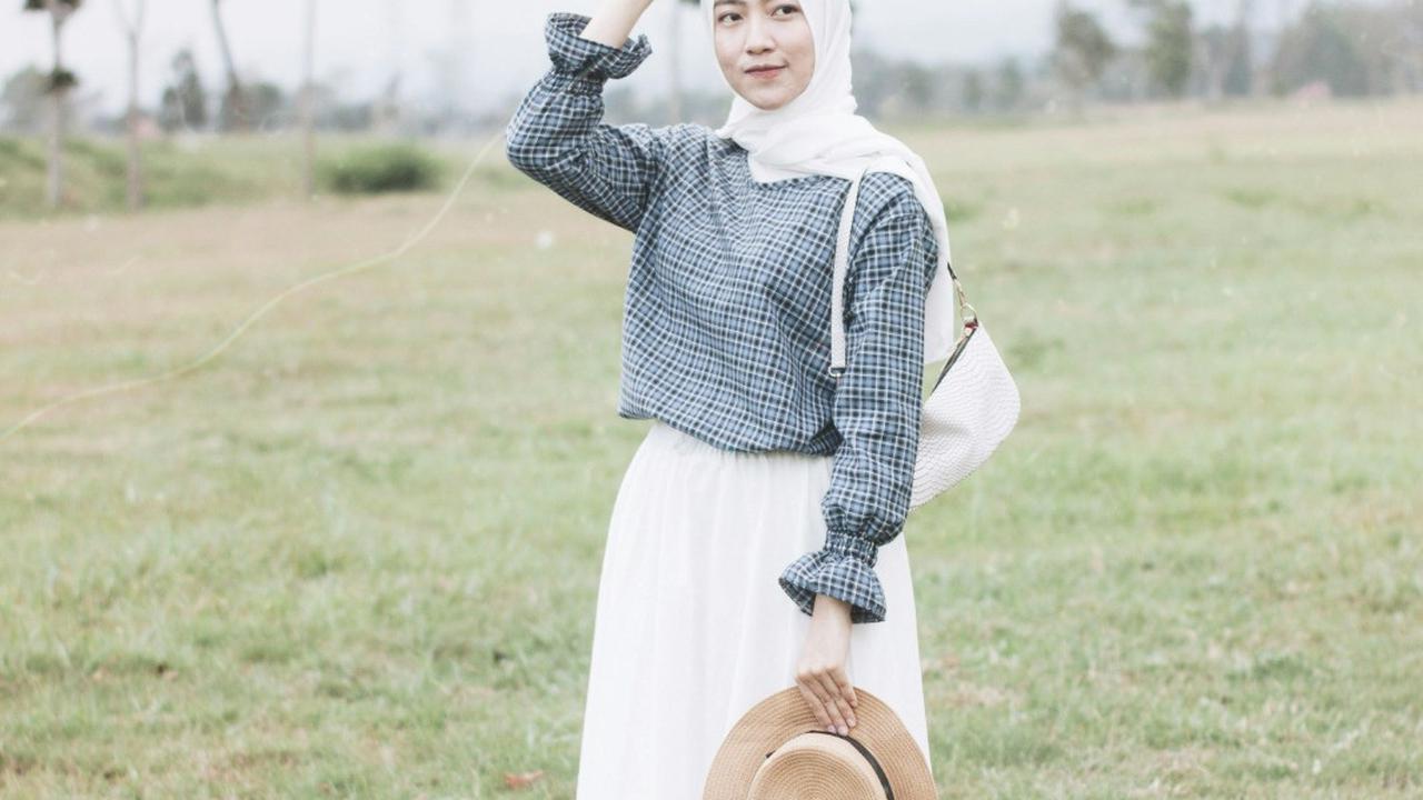 6 Inspirasi Ide OOTD Hijab Simple untuk ke Kampus, Bisa Pilih Gaya yang Sesuai Kepribadian