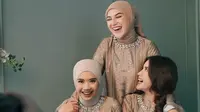 Tren Warna Busana Muslim untuk Idul Adha yang Bisa Dicoba