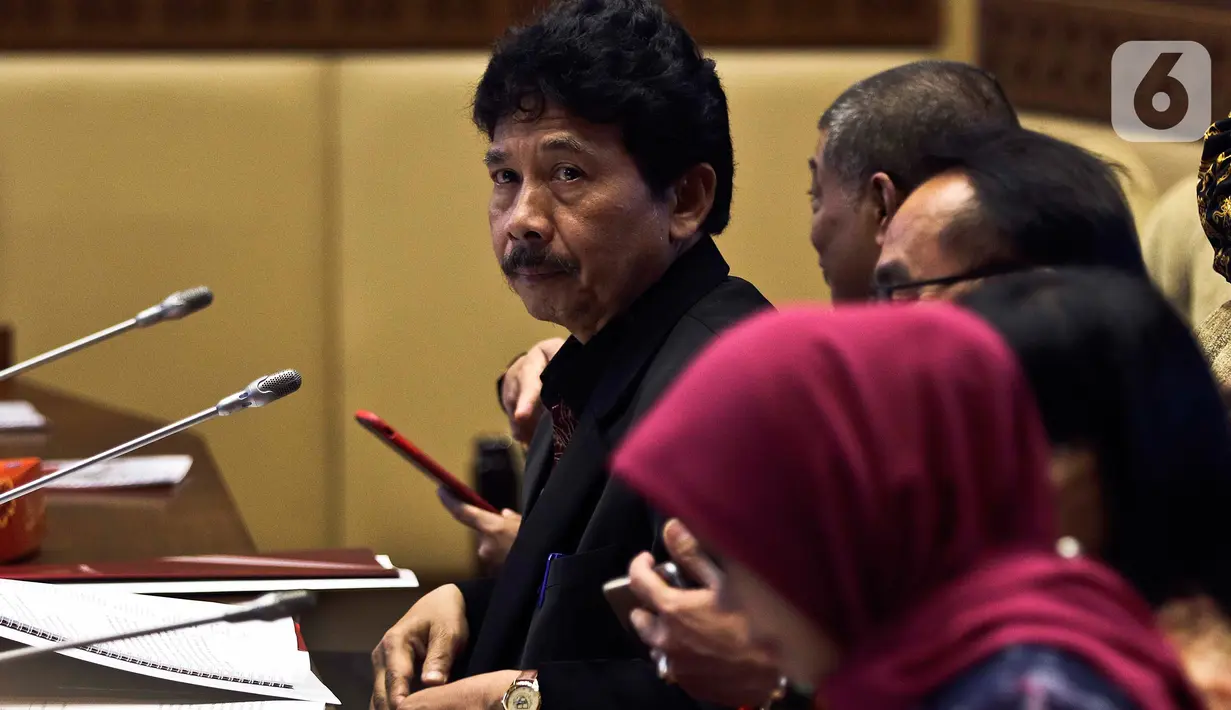 Kepala Badan Pembinaan Ideologi Pancasila (BPIP) Yudian Wahyudi mengikuti Rapat dengar Pendapat dengan Komisi II DPR di Kompleks Parlemen, Senayan, Jakarta, Selasa (18/2/2020). Agenda rapat salah satunya membahas rencana pemulangan anak-anak ISIS eks WNI. (Liputan6.com/Johan Tallo)