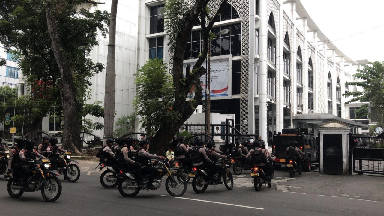 620 Personel Gabungan TNI-Polri Kawal Aksi Mahasiswa di Medan, Water Cannon Disiagakan