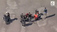 Sebuah helikopter polisi jatuh di Teluk Guanabara, Brasil. Akibatnya satu polisi tewas dan tiga lainnya terluka.