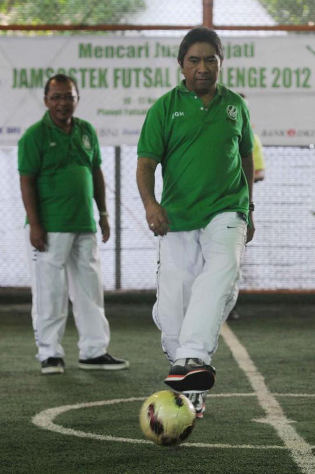 Direktur Jamsostek berlaga main futsal
