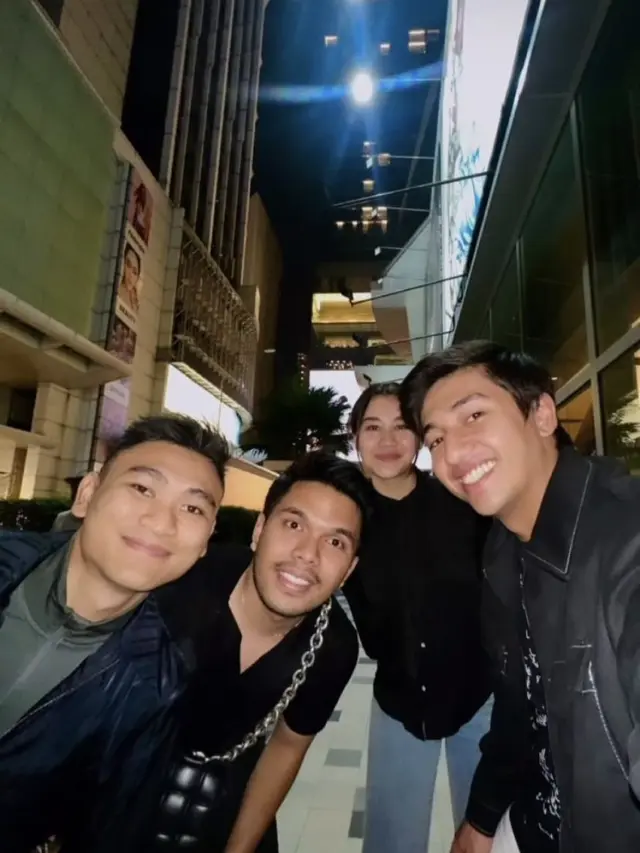6 Potret Kebersamaan Aaliyah Massaid dan Thoriq Halilintar di Malaysia Ini Curi Perhatian