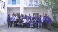 Sendi Fardiansyah mendaftarkan diri sebagai Bakal Calon Wali Kota Bogor melalui Partai Demokrat pada Senin (22/4/2024) siang. (Tim News).