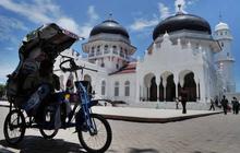 Salat Jumat di Aceh pasca gempa 8,5 SR