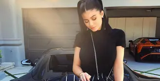 Beberapa hari lalu Kylie Jenner baru saja berulang tahun yang ke-20. Tak seperti orang-orang pada umumnya di mana saat ulang tahun merupakan momen yang paling bahagia, namun tidak untuk Kylie. (Instagram/kyliejenner)