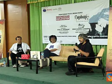 Jatinangor,3 Maret 2011 HIMA Jurnalistik Fakultas Komunikasi Universitas Padjadjaran bekerjasama dengan Gramedia Bandung,Perpustakaan Batu Api dan Forum Film Bandung (FFB) menyelenggarakan kegiatan diskusi sastra ,pemutaran film dan bedah buku (Pengirim: 