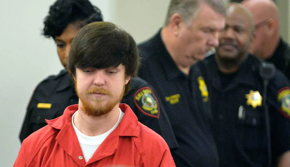 Ethan Couch pengidap " affluenza " menjalani persidangan di Tim Curry Justice Center, Texas 13 April 2016. Bahkan dia pernah mencoba kabur dari jeratan hukum bersama orang tuanya yang kaya raya. ( REUTERS)