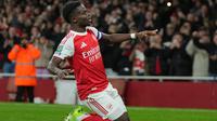 Selebrasi winger Arsenal, Bukayo Saka usai mencetak gol ke gawang Brighton, Kamis (30/10/2025) (AP Photo/Kin Cheung)