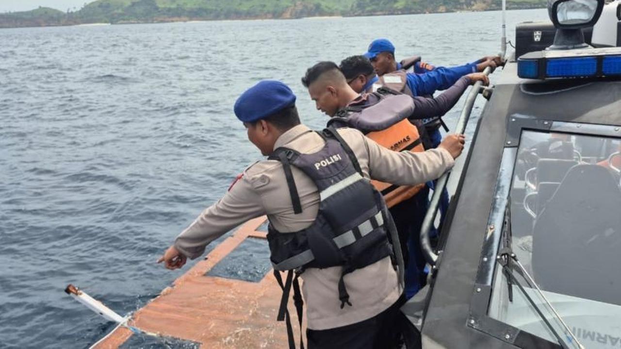 Tim SAR Temukan Serpihan Kapal Wisata Tenggelam Labuan Bajo, 4 WNA Spanyol Masih Hilang