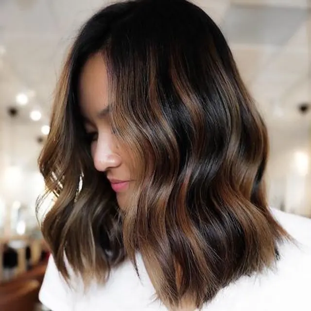 Inspirasi Warna Rambut untuk Kulit Sawo Matang dan Wajah Bulat