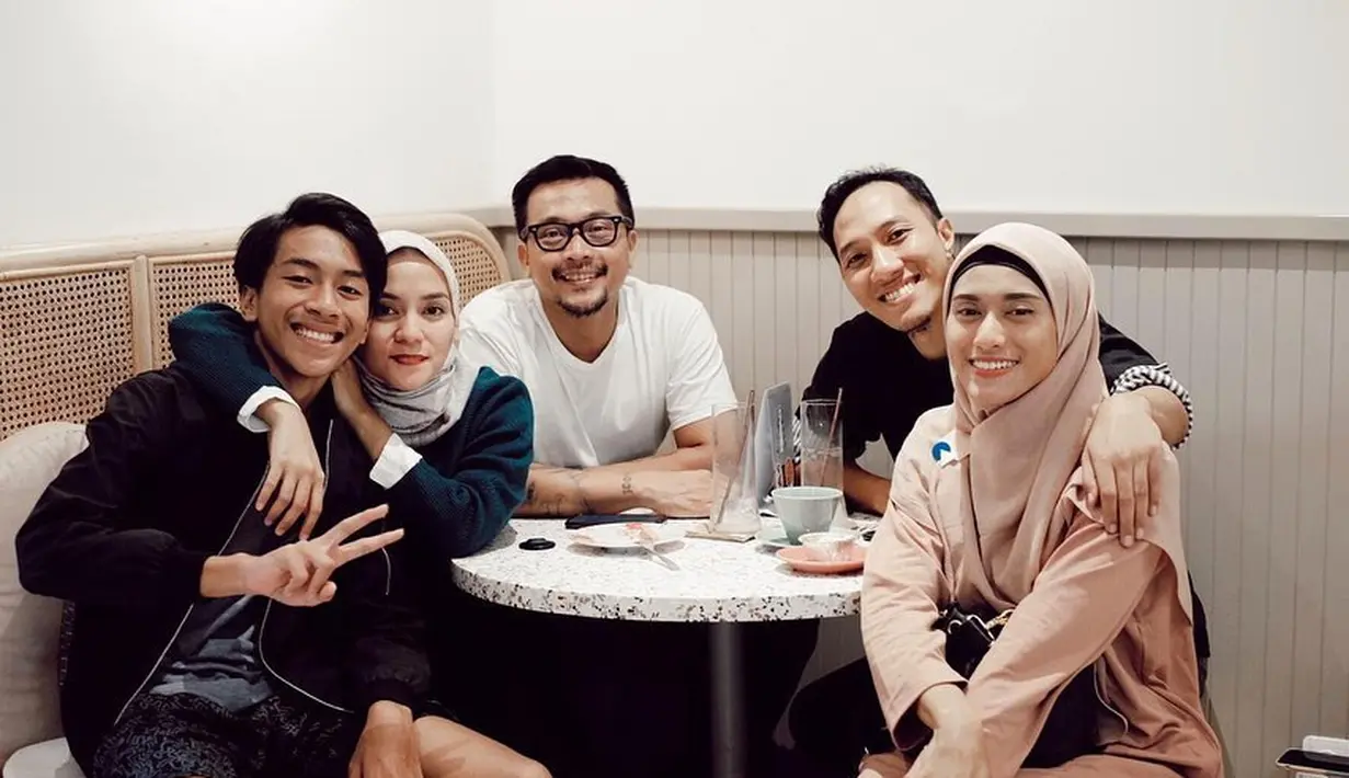 Potret Kompak Enno Lerian dengan Mantan Suami (Instagram/ennolerian_)