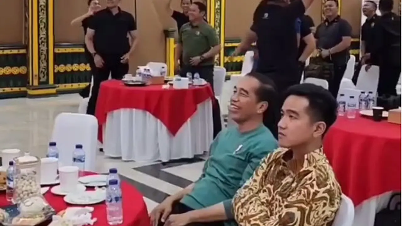 6 Potret Transformasi Kebersamaan Gibran Rakabuming dan Jokowi, Ayah-Anak Kompak