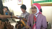 Pengacara ST, anggota geng motor yang didakwa membunuh sejoli Cirebon adalah satu-satunya yang masih di bawah umur. (Liputan6.com/Panji Prayitno)