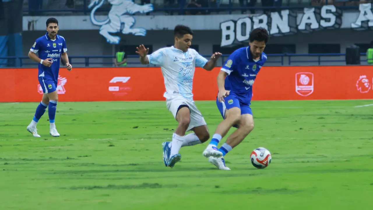 Persib Bandung vs PSIM Yogyakarta