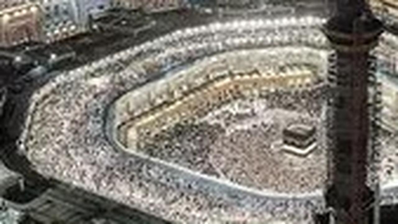 Secara keseluruhan, jemaah haji yang berangkat dari Debarkasi Makassar berjumlah 16.888, dengan jumlah jemaah meninggal dunia 22 orang.