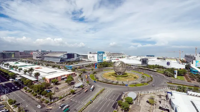 The SM Mall Of Asia di Filipina. (Lawrence Ruiz)