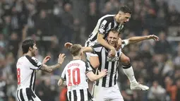 Newcastle sukses kalahkan PSG dengan skor telak 4-1. (AP Photo/Scott Heppell)