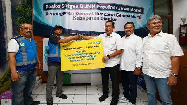 Direksi, Istri dan Karyawan Bank BTN Salurkan Bantuan Korban Gempa Cianjur