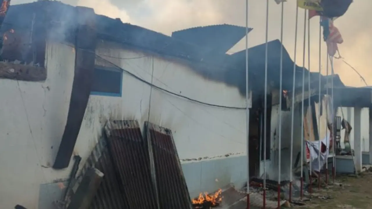 Kantor KPU Papua Pegunungan Dibakar Massa