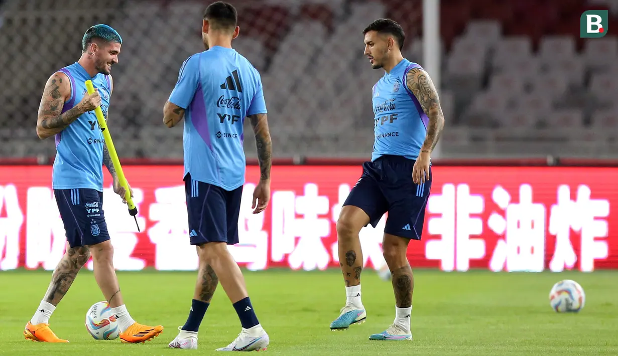 <p>Pemain Timnas Argentina melakukan latihan resmi menjelang laga FIFA Matchday melawan Timnas Indonesia di Stadion Utama Gelora Bung Karno (SUGBK), Jakarta, Minggu (18/06/2023). (Bola.com/Bagaskara Lazuardi)</p>