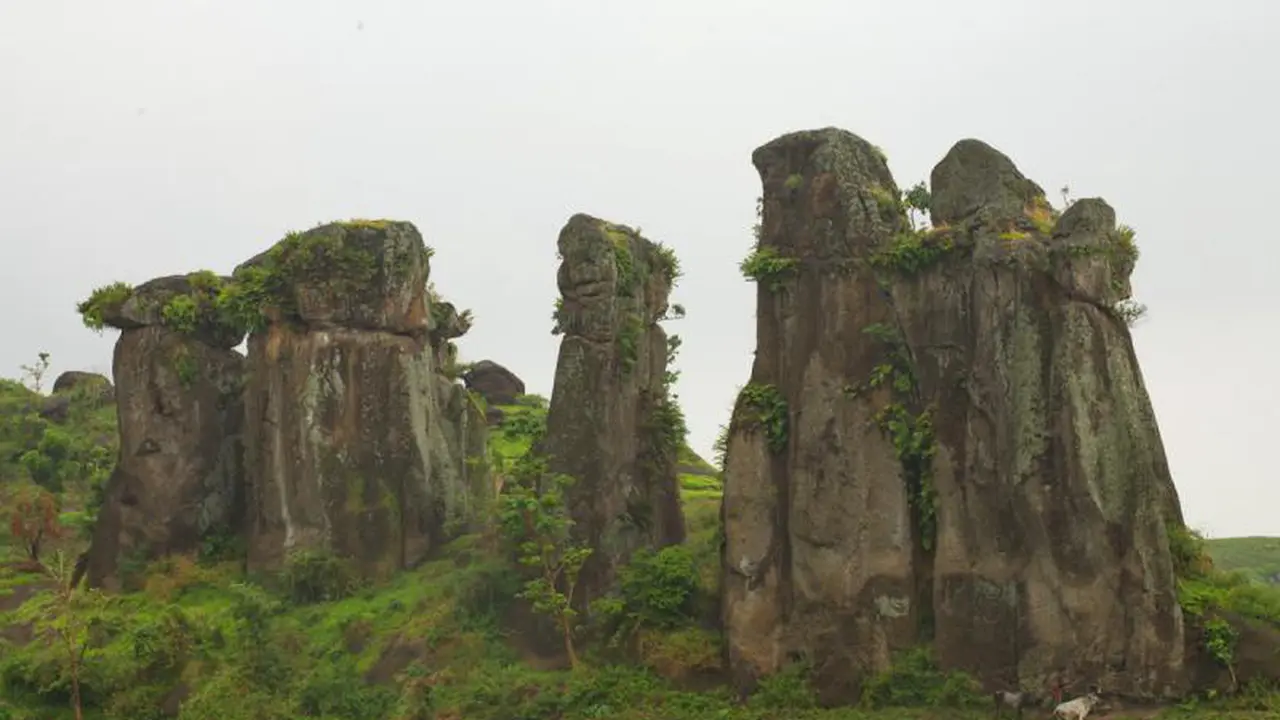 Batu Solor Jadi Bukti Kalau Indonesia Juga Punya Stonehenge
