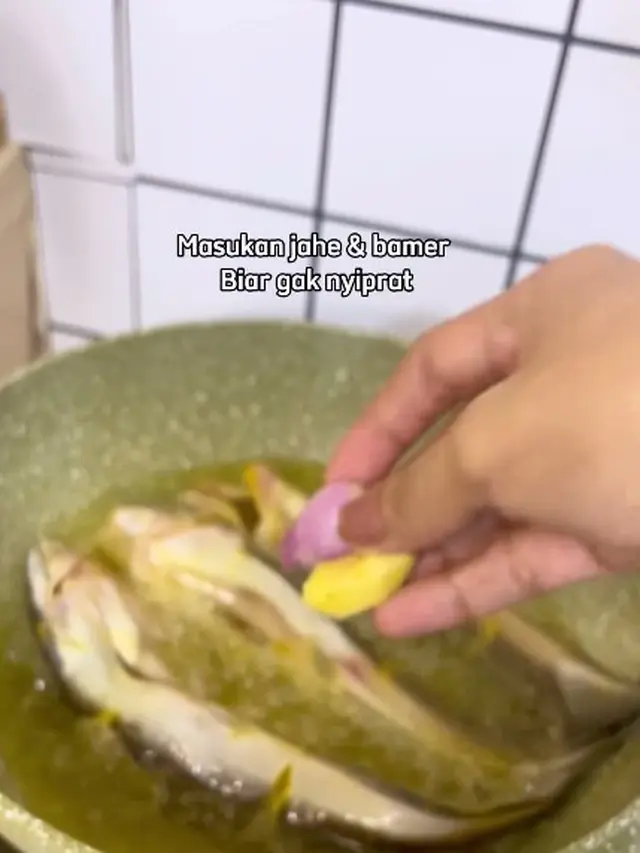 Tanpa Pakai Tepung, Begini Cara Goreng Lele Biar Lurus dan Renyah Seharian