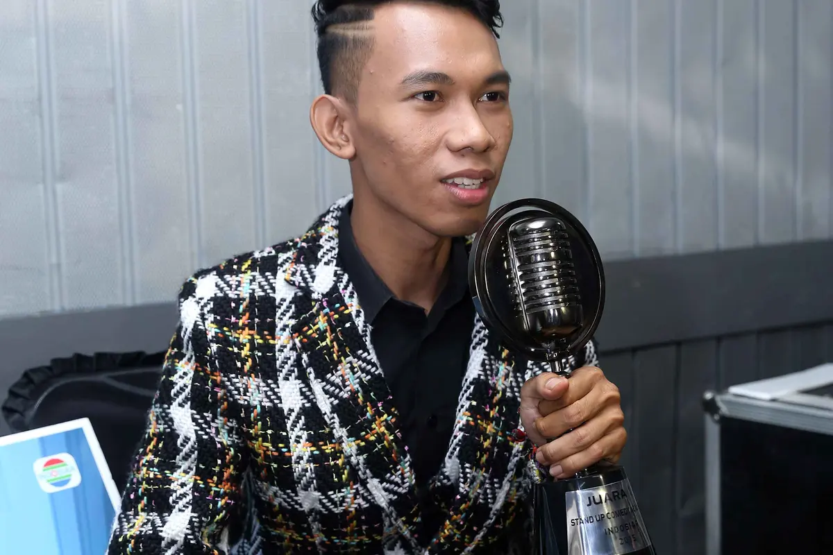 [Bintang] Cemen menjadi juara SUCA