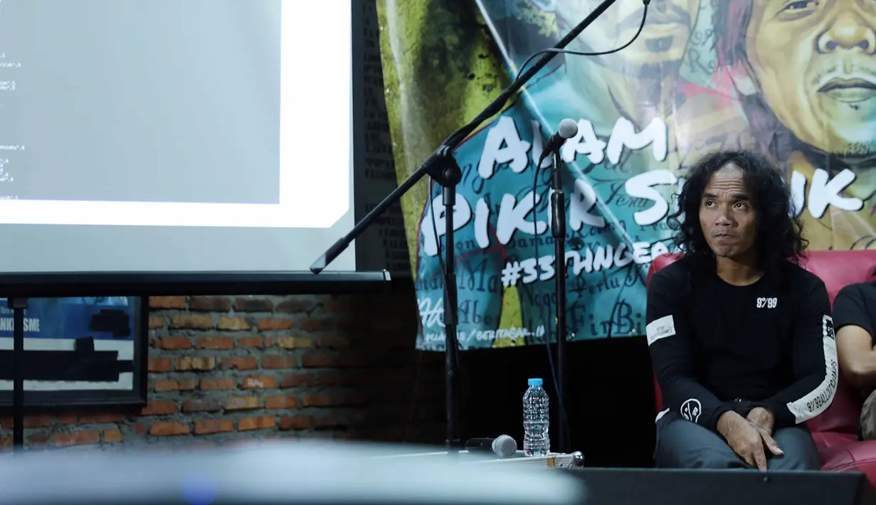 Pada awal Februari mendatang, Slank akan mengeluarkan album bertajuk Pala Lu Peyank. Proses mixing dan mastering, Slank menggandeng Steve Lilywhite, musisi yang mengerjakan album U2. (Deki Prayoga/Bintang.com)