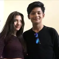 Cassandra Lee dan Randy Martin enjoy menghabiskan waktu pacaran di Lokasi syuting, Kedekatan mereka saat ini sudah tidak dapat di describe lagi.
