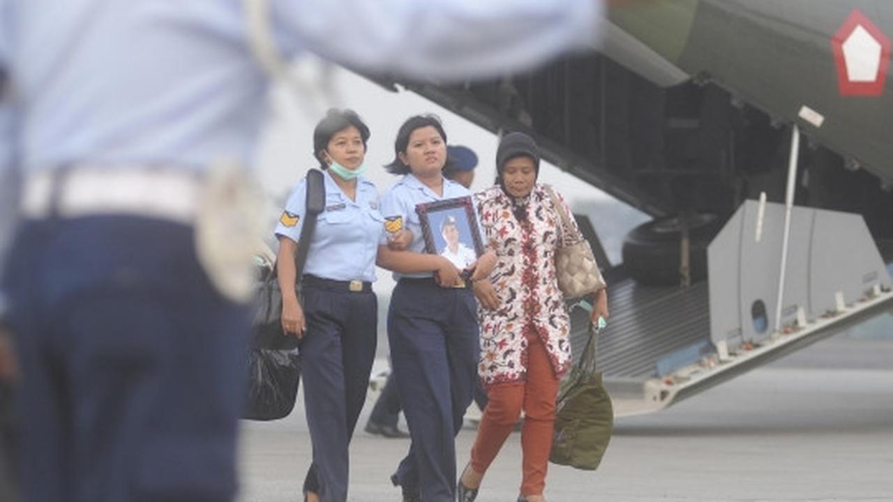 Jokowi pimpin upacara penghormatan 16 jenazah korban Hercules